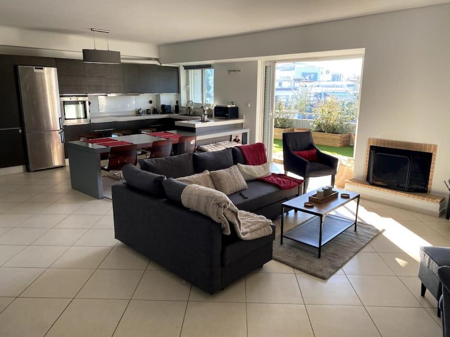 Spacious And Sunkissed 3Br & 2 Bathrooms Apartment Atény Exteriér fotografie