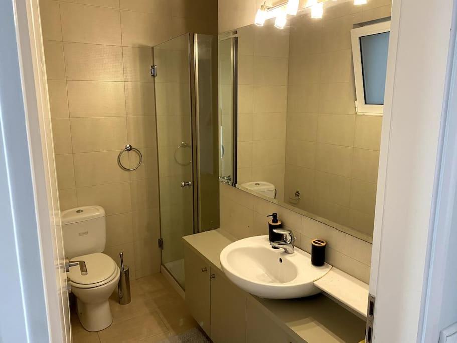 Spacious And Sunkissed 3Br & 2 Bathrooms Apartment Atény Exteriér fotografie
