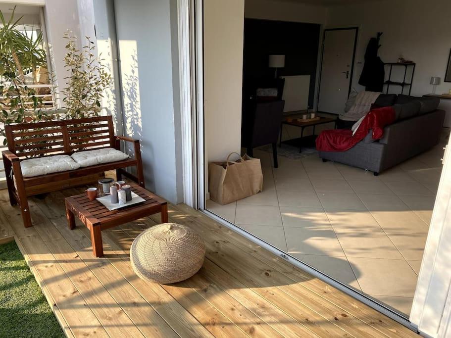 Spacious And Sunkissed 3Br & 2 Bathrooms Apartment Atény Exteriér fotografie