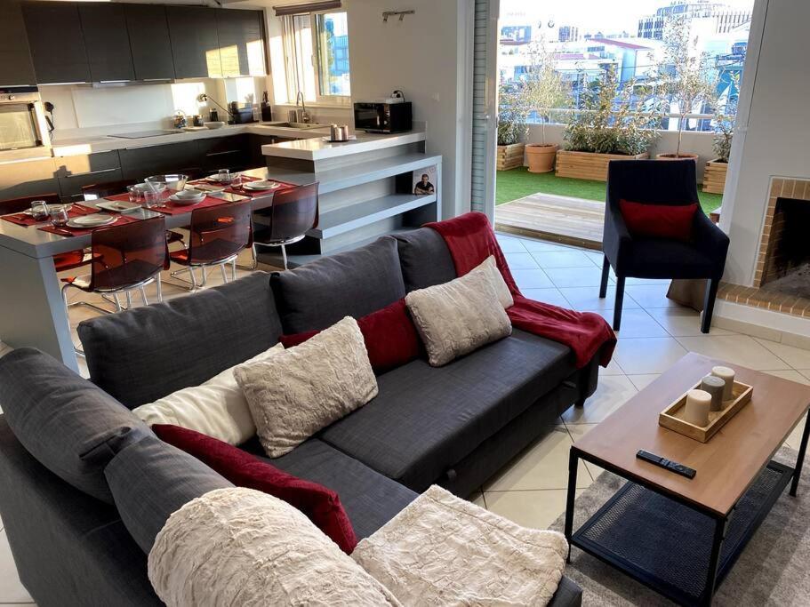 Spacious And Sunkissed 3Br & 2 Bathrooms Apartment Atény Exteriér fotografie