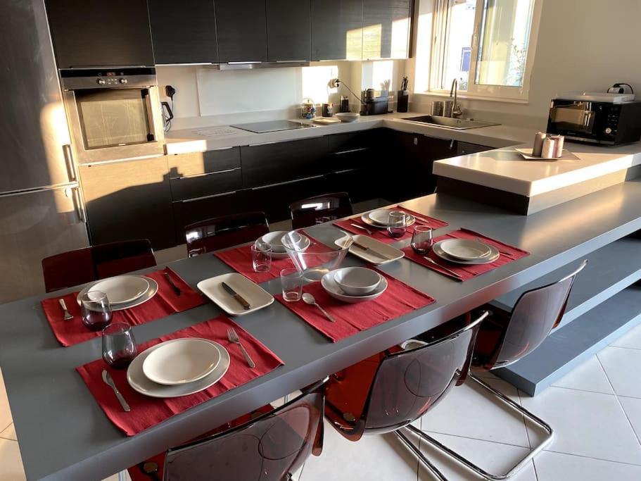 Spacious And Sunkissed 3Br & 2 Bathrooms Apartment Atény Exteriér fotografie