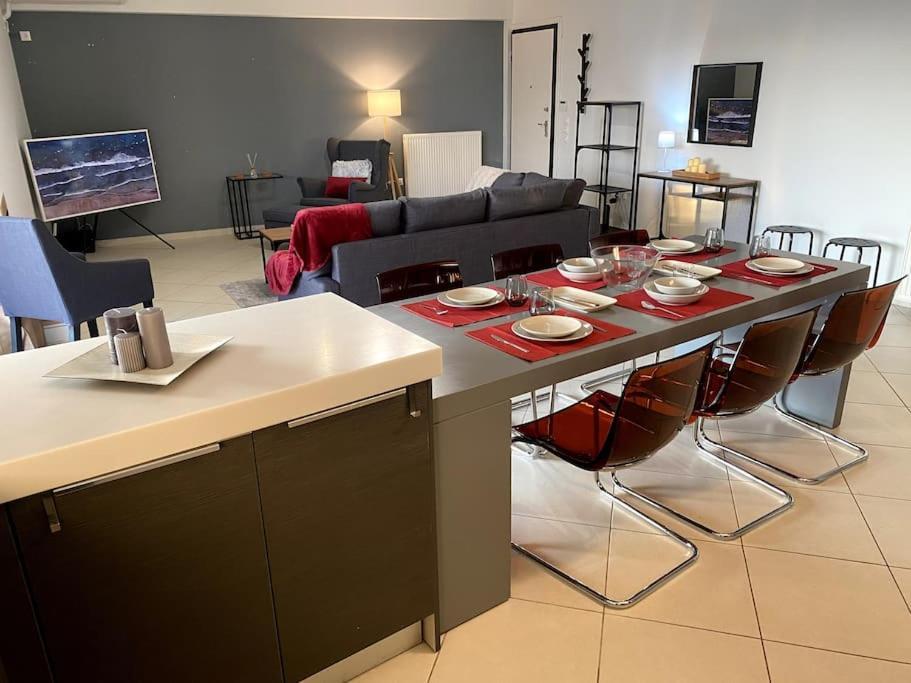 Spacious And Sunkissed 3Br & 2 Bathrooms Apartment Atény Exteriér fotografie